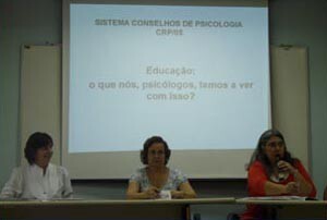 1-atividade-do-ano-da-educacao-do-sistema-conselhos-em-niteroi01-300x202.jpg