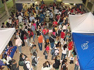 2-IV-Mostra-Regional-de-Praticas-em-Psicologia-tem-inicio-no-Rio_02-300x225.jpg